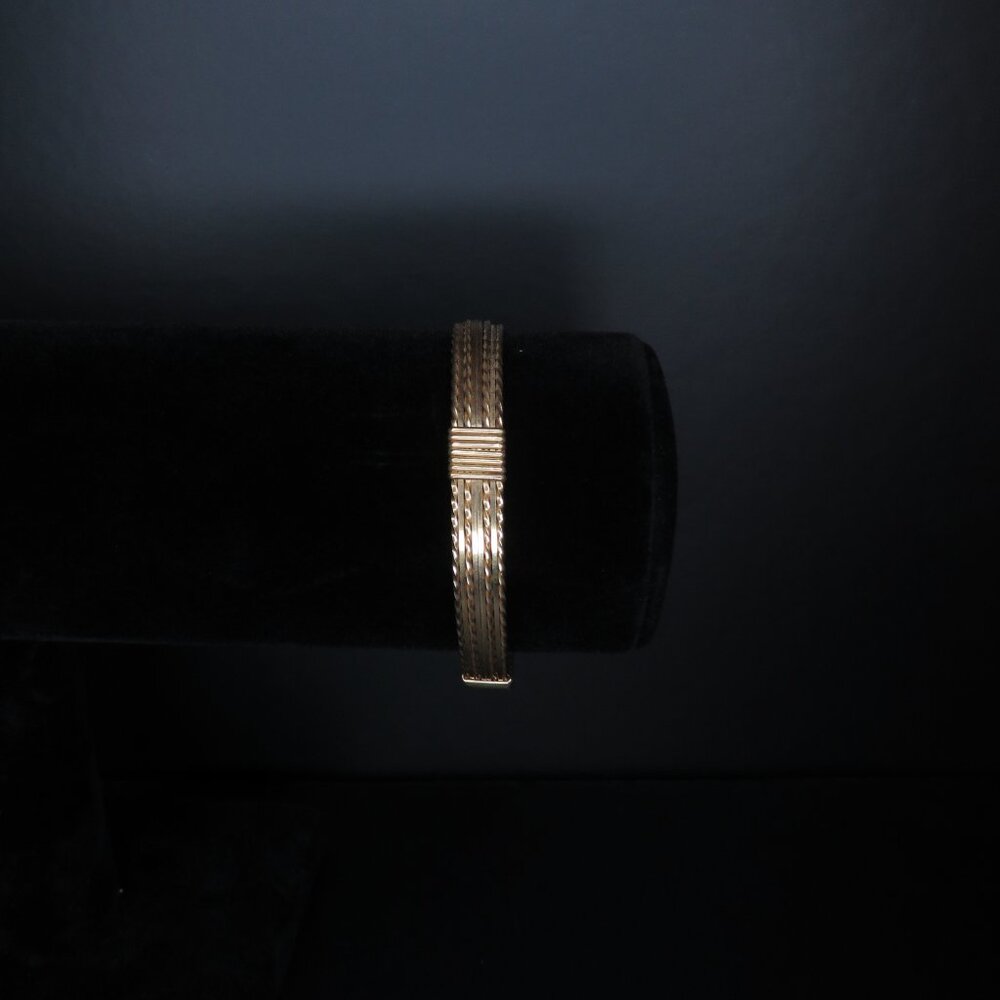 14K Gold Wire Bracelet - Picture 13 of 13